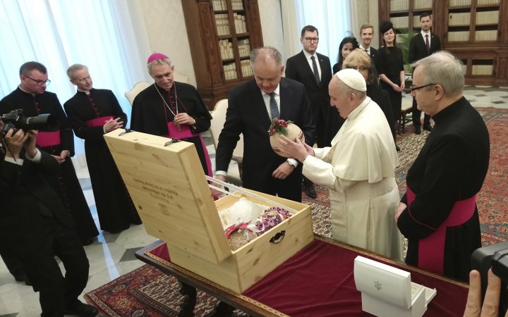 Kiska bol u pápeža, dostal od neho dar pre Bezáka