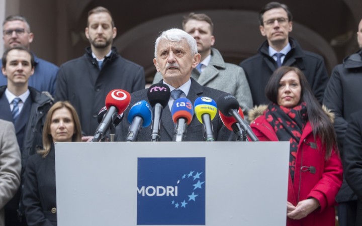 Expremiér začína so zberom podpisov, zakladá stranu Modrí – Európske Slovensko