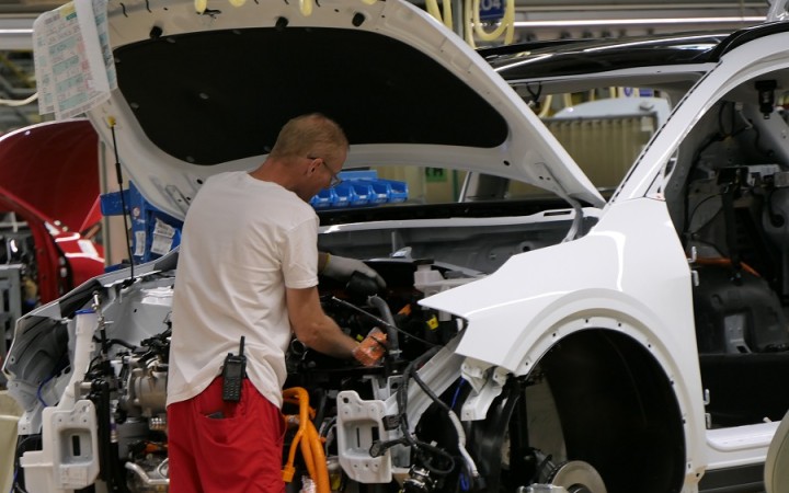 Nemecko blokuje zákaz spaľovacích motorov, povinné elektroautá ešte nie sú isté