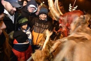 Dva postrehy k pochodu krampusov v Piešťanoch 