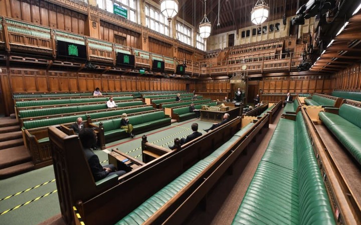 Britský parlament zakázal modlitbu pri potratových klinikách