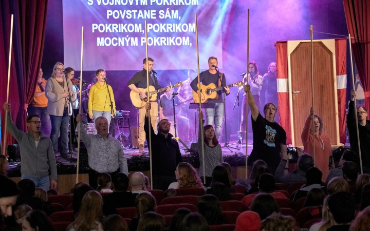 Úspech misijnej činnosti sa skrýva v spolupráci medzi rehoľníkmi a laikmi