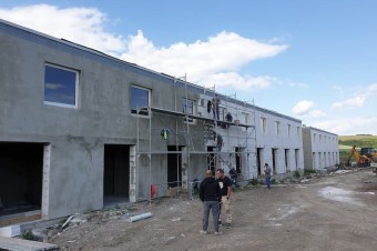 Nehnuteľnosti zlacneli. Je správny čas na kúpu?