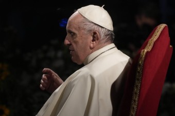 Pápež rozšíril zodpovednosť aj na laických lídrov medzinárodných združení