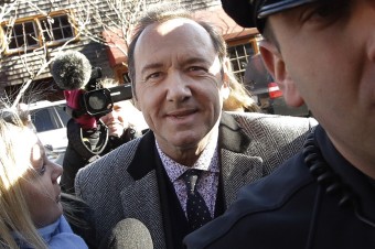 Americký herec Kevin Spacey sa postavil pred súd, hrozí mu až päť rokov