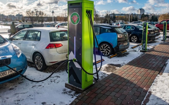 Chceme elektroautá? Fajn, ale netvárme sa, že sú revolučne ekologickejšie