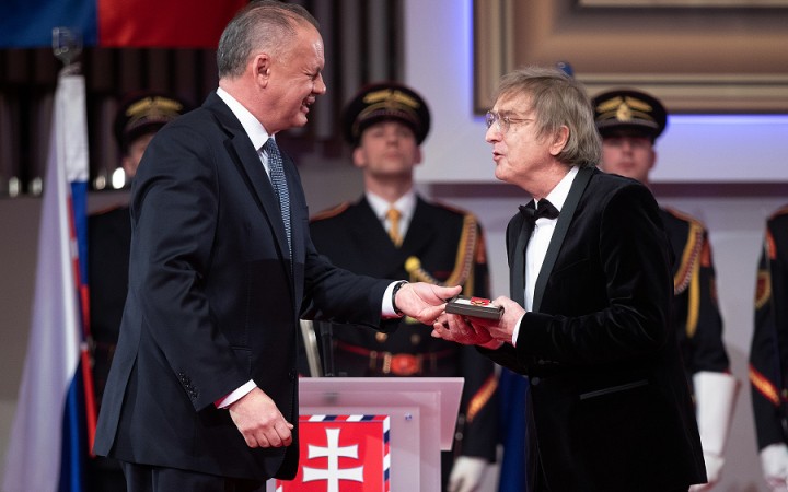 Prezident vyznamenal 30 osobností, tri in memoriam 
