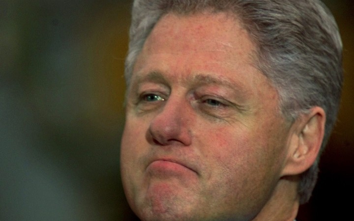 Bill Clinton si vyčíta, že presviedčal Kyjev, aby sa vzdal jadrových zbraní