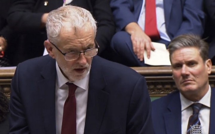 Líder britských labouristov Corbyn je za predčasné parlamentné voľby
