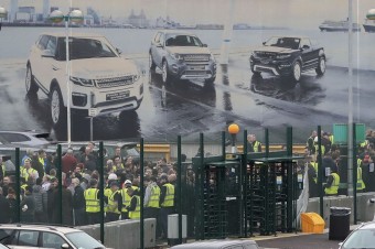 Jaguar Land Rover bude v Británii prepúšťať