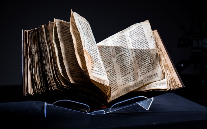 Jeden z najstarších zachovaných biblických rukopisov pôjde do dražby