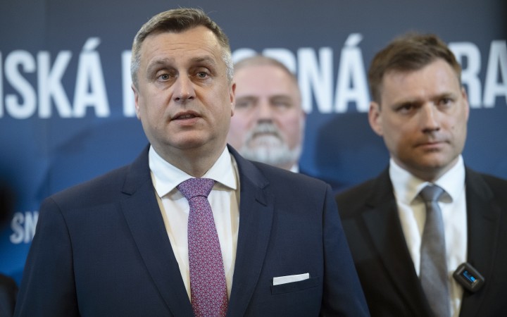 Cieľom je boj proti liberálnej demokracii, na kandidátke by mohla byť aj Tabák