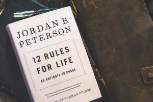 Ako Jordan Peterson môže viesť k Freudovi a Darwinovi, ale nie k Bohu