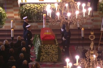Zavraždeného starostu Gdanska si uctili desaťtisíce ľudí