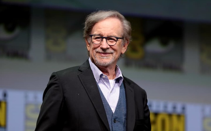 Spielberg úpravy svojich diel ľutuje, kritici radia kupovať si fyzické nosiče