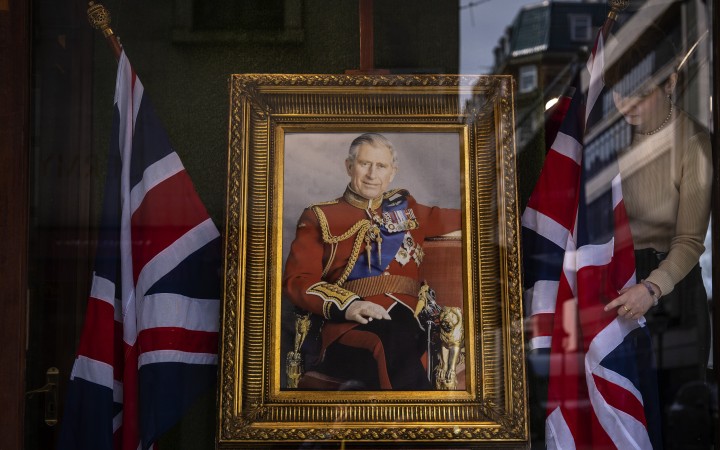 „Boh ochraňuj kráľa!“ Monarchia je forma vlády, ktorá oslovuje srdce