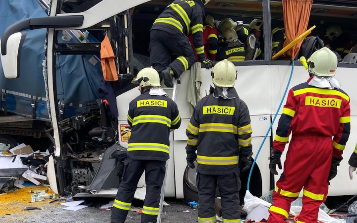 Jeden človek zahynul, osem ľudí je v kritickom stave. Zranených sú desiatky