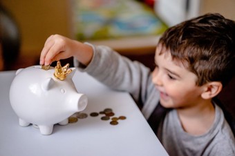 Potrebujú deti dostávať od rodičov pravidelné vreckové?