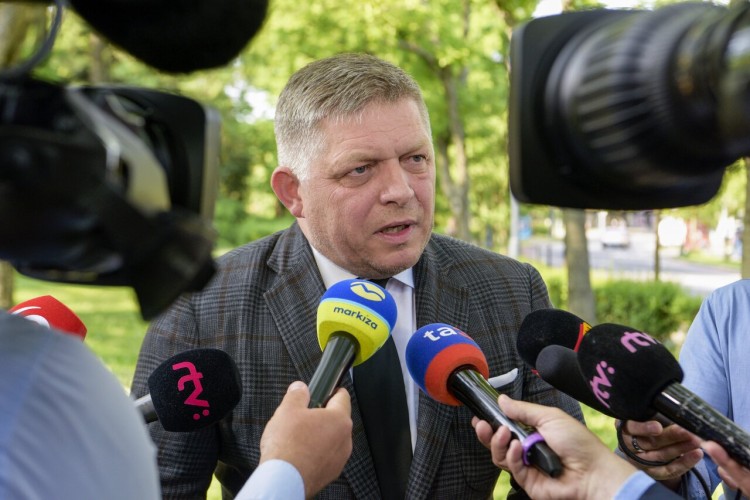 Slovenský Watergate sa nekoná. Úradníci však nahrali Ficovi a ten si ich vychutnal