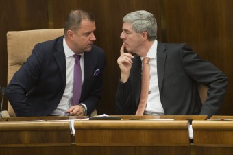 Nový člen ústavnoprávneho výboru sa zatiaľ nenašiel, Most-Híd stále rokuje