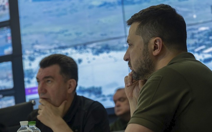 Zelenskyj kritizuje OSN a Červený kríž, že nepomáhajú po zničení priehrady