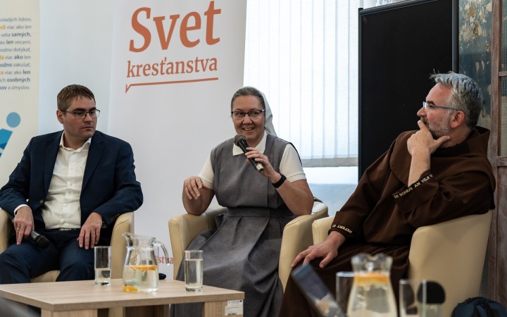 Na Orave ľuďom chýba hlas biskupov, v Žiline padla otázka aj o nemeckej synode
