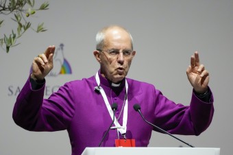 Anglikánska cirkev sa zbavuje akcií veľkých ropných a plynárenských spoločností