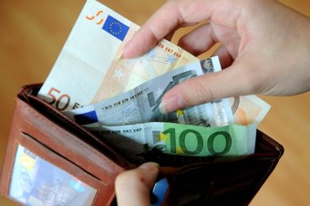 Prezidentka podpísala ústavné právo na platbu v hotovosti