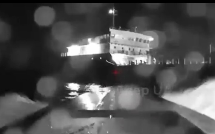 Ukrajinský námorný dron zasiahol ruský tanker pri Kerčskom prielive