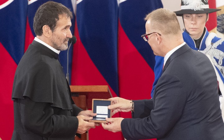 Kuffa nedostal cenu za politické názory, ale preto, lebo je úžasný Boží človek