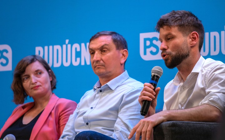 Urobíme všetko, aby nevládol Fico, ale od registrovaných partnerstiev neustúpime