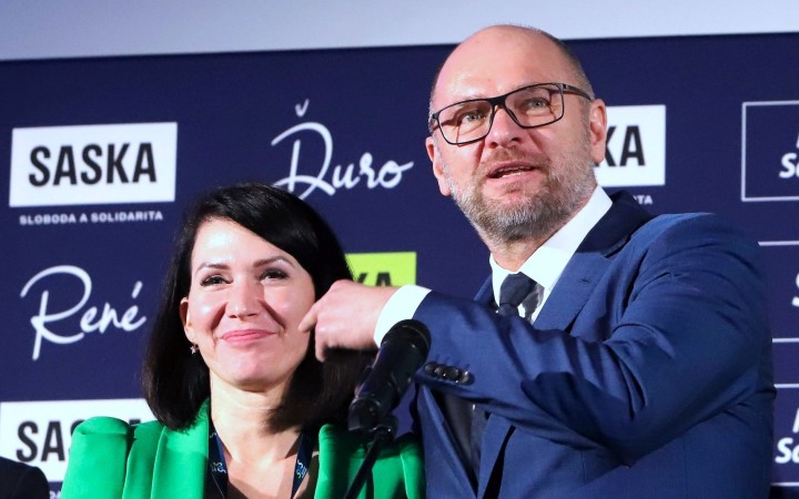Právo na adopciu detí homosexuálnymi pármi a potratová tabletka len na predpis