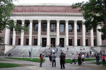 Harvard sa vo veci slobody prejavu stal najhoršou americkou školou