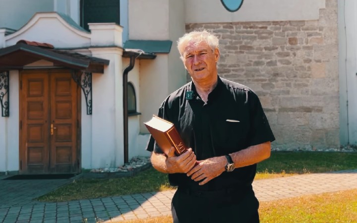 V „skúške Dukom“ by Bezákove slová o židovských hoaxoch neobstáli