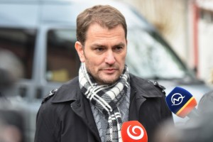 Braňo Škripek, alias V mene Božom, v ruke s nožom