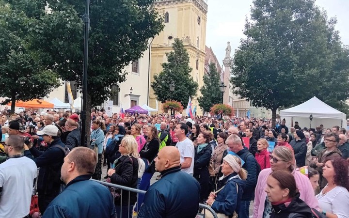 Na Hlavnom námestí v Bratislave sa začalo podujatie Bratislava za život.