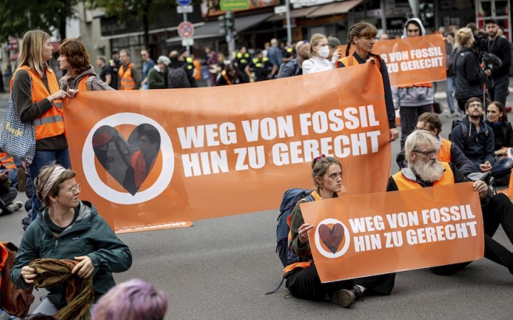 Klimatickí aktivisti zažalovali 32 vlád v prípade klimatickej zmeny