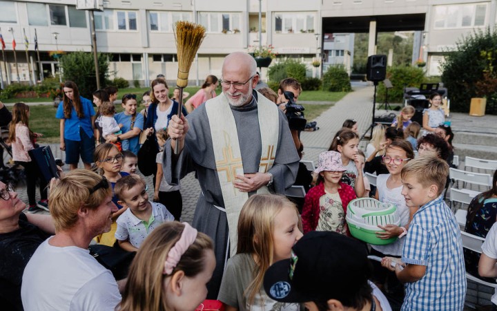 Minoriti požehnávali zvieratá. Deti priniesli psy, škrečky aj rybičky (+ foto)