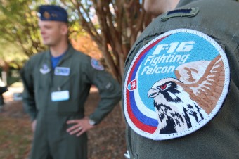 Prví dvaja piloti lietadiel F-16 sa po výcviku v USA vrátili na Slovensko