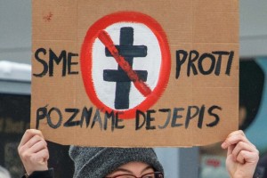 Čo s kotlebovskými kňazmi?
