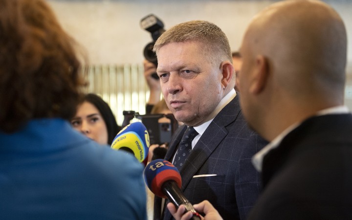 Smer stále hľadá ministra zahraničia, diskutuje sa aj o Ficovi