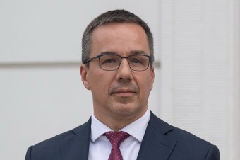 Od mediálnej hviezdy cez poradcu, zákulisného hráča a zradcu až na vrchol