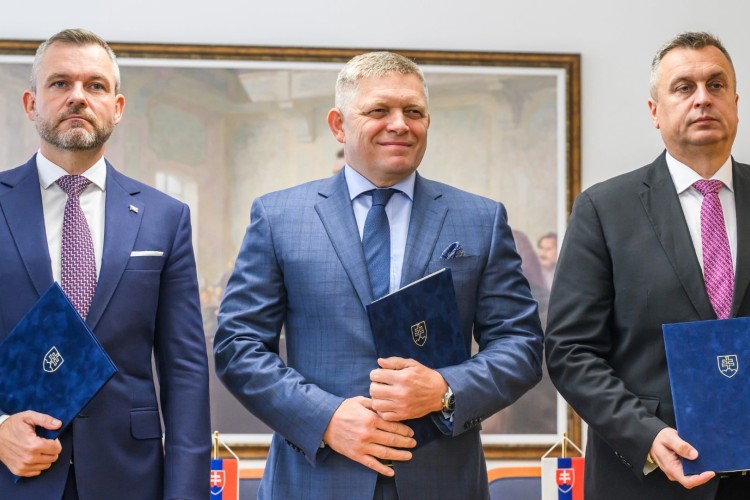 Ako Cirkev a konzervatívci vláde Ficovho Smeru pomohli