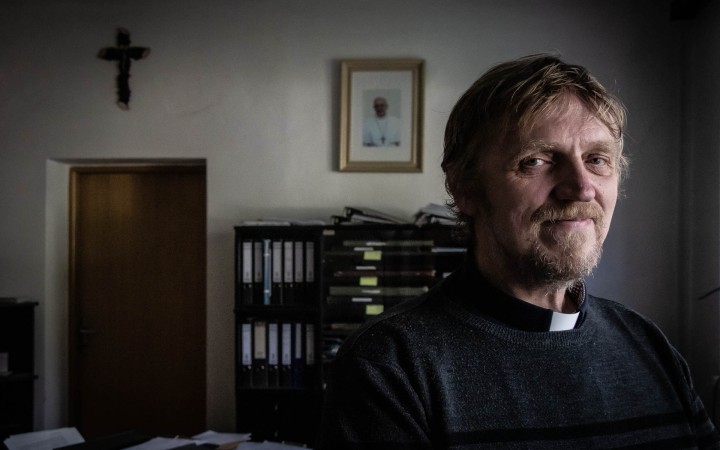 Som zhrozený z rezignácie mladých kňazov. Biskupi by ich mali vedieť podržať