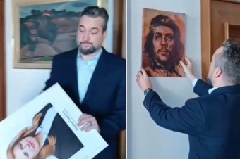 Podobizeň Che Guevaru v pracovni podpredsedu NR SR