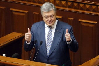 Patriotizmus, nátlak, populizmus: Ako môže Porošenko vyhrať