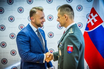 Šutaj Eštok tvrdí, že Solák opäť privedie do polície poriadok a disciplínu