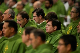 K porušovaniu Ježišovho imperatívu dochádza nielen medzi kňazmi, ale aj laikmi