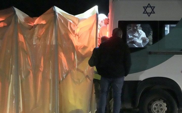 Izrael dostal zoznam rukojemníkov, ktorých má dnes prepustiť Hamas