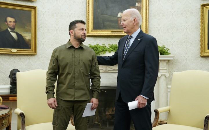 Odkladanie ďalšej pomoci Ukrajine prospieva Putinovi